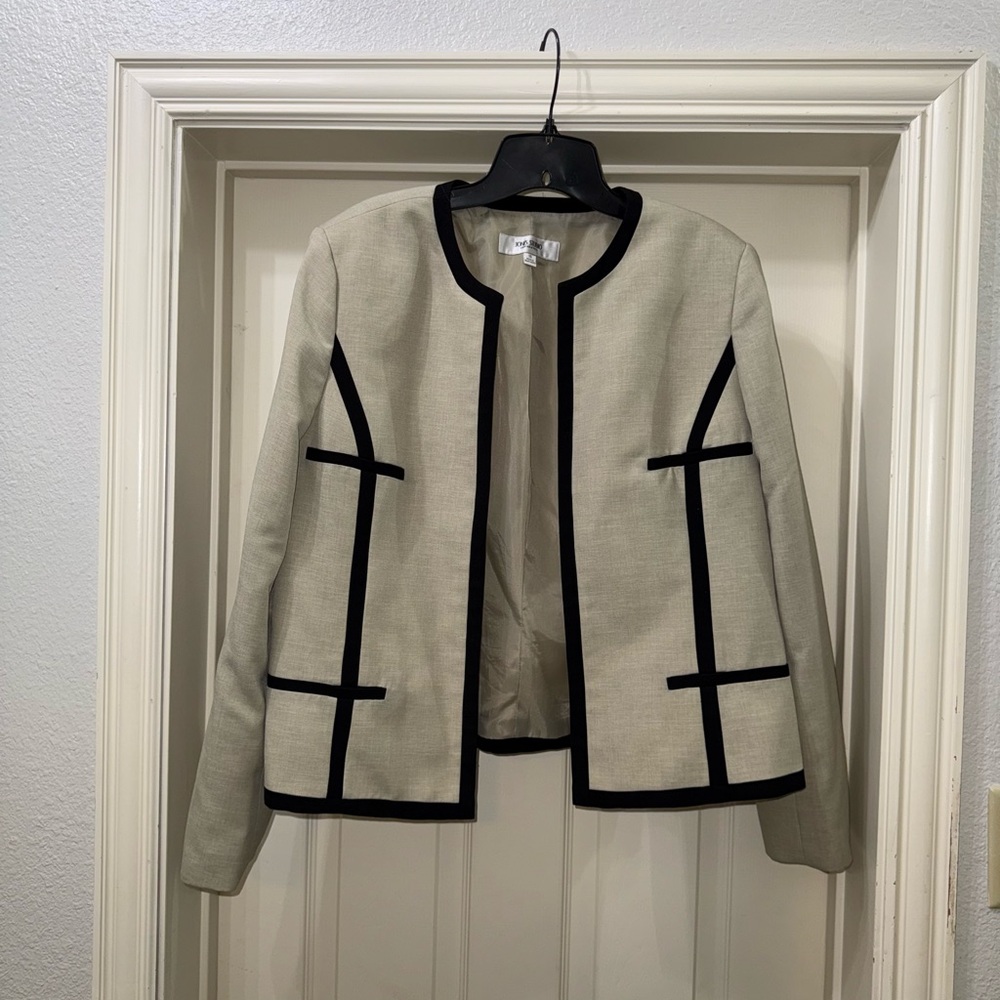 Jones Studio Beige and Black Blazer